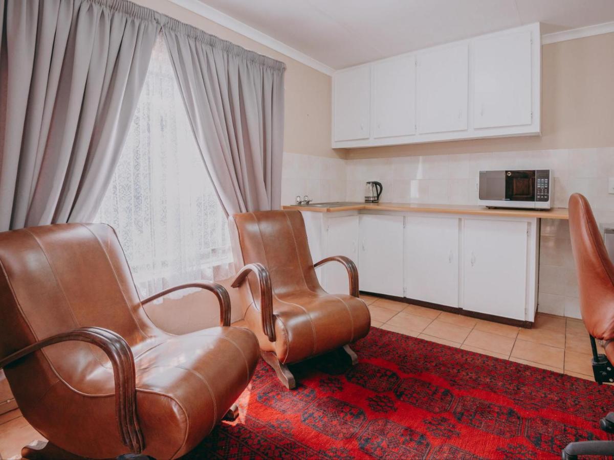 Beesdam Guesthouse Potchefstroom Bagian luar foto